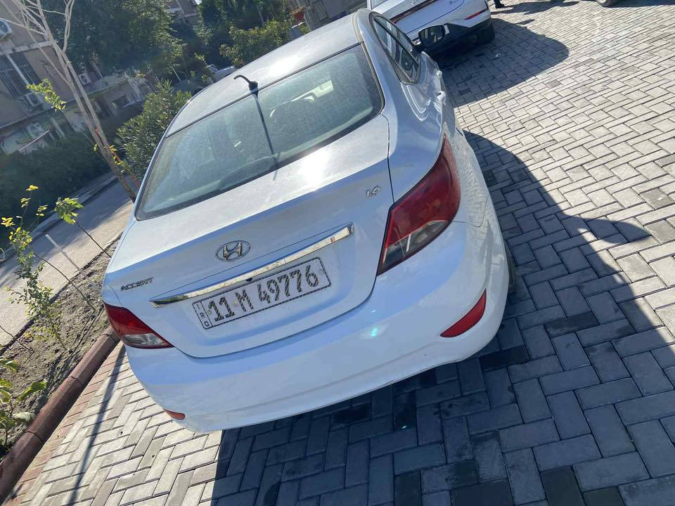 السلام عليكم 
اكسنت موديل ٢٠١٦ خليجي 
كير ومحرك مكفولات 
محرك 1600 دوش دبل قطرة
نظام Eco اقتصادي
صدر امامي وخلفي جديد اصلي
اللون ابيض والداخل بيجي بارد قليل باب خلف الصدر
سبير منازل + عدة كاملة
تدفئة + تبريد ثلج
شاشة لمس + كاميرا دوارة + فتحة سقف
ماشيه ٧٤ الف باسمي 
.
السعر ١٢١ ورقة وبيه مجال
للتواصل او الاستفسار على هذا الرقم *********** بغداد
