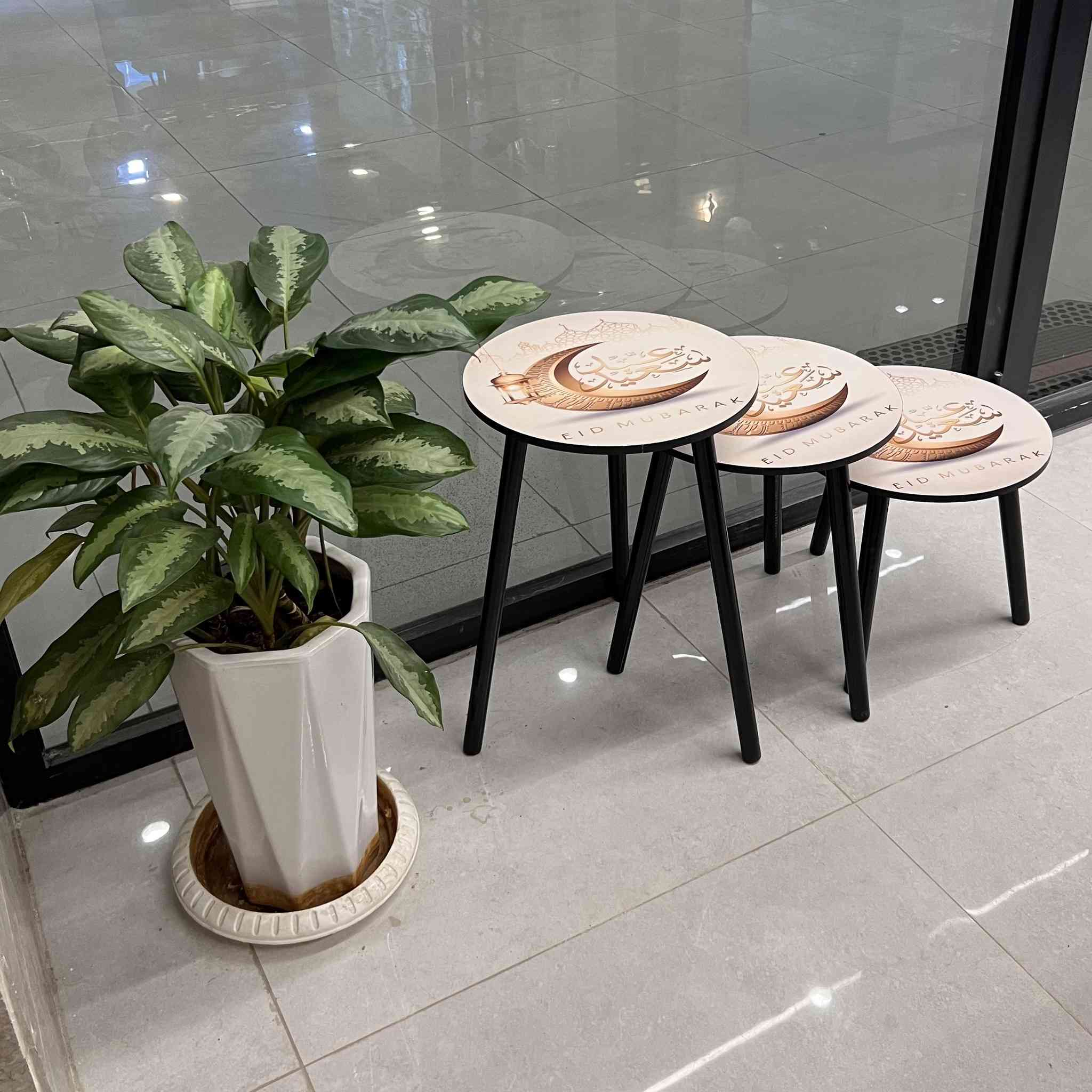 ✨ أجواء العيد تكتمل مع طقم طاولات ضيافة عيد مبارك – موديل X-2510 ✨  

3 طاولات دائرية أنيقة بتصميم إسلامي مزخرف تضيف لمسة فخامة وبهجة لبيتك 🕌  

✔ أسطح مطبوعة بعبارة EID MUBARAK مع زخرفة الهلال والفانوس  

✔ ثلاث طاولات بأحجام مختلفة يمكن ترتيبها بشكل متداخل أو منفصل  

✔ أرجل سوداء أنيقة تعطي تباينًا واضحًا مع السطح المزخرف  

✔ مثالية للتقديم والديكور في أجواء العيد  

السعر :33000 بدل 55000 الف فقط

توصيل مجاني :متفرة 13 قطعة فقط 

➡️ خيار مثالي لضيافة العيد ولمسة موسمية راقية في بيتك.  

#طاولات #ضيافة #عيد_مبارك


**إذا كنت صاحب هذا الإعلان وتريد حذفه لأي سبب، رجاءا أرسل رسالة إلى الدعم الفني**