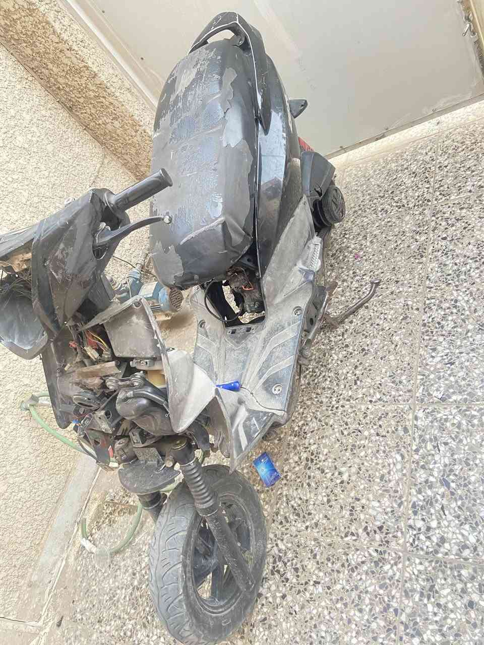 سلام عليكم دراجه gtrللبيع السعر375وبيها مجال للشراي ها تنبيه ‼️ المحرك مفتوح لغرض الفحص لا ملعوب بي ولا هاي والنقوصات البيها  حاضنه وترايش وبجم الموقع شارع فلسطين الرقم:*********** متوفر واتساب
