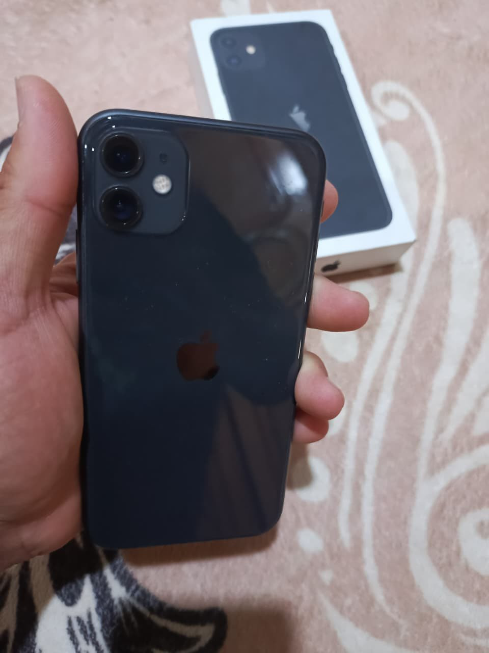 السلام عليكم ايفون١١ كامرتين شرق اوسط نموذجM جهاز وتر ما مفتوح بطارية ٨٧ فيس ايدي شغال ذاكره 128GB جهاز نضيف جداً ملحقاته كارتون وكفر سعره315 وبي مجال بسيط للأستفسار***********
