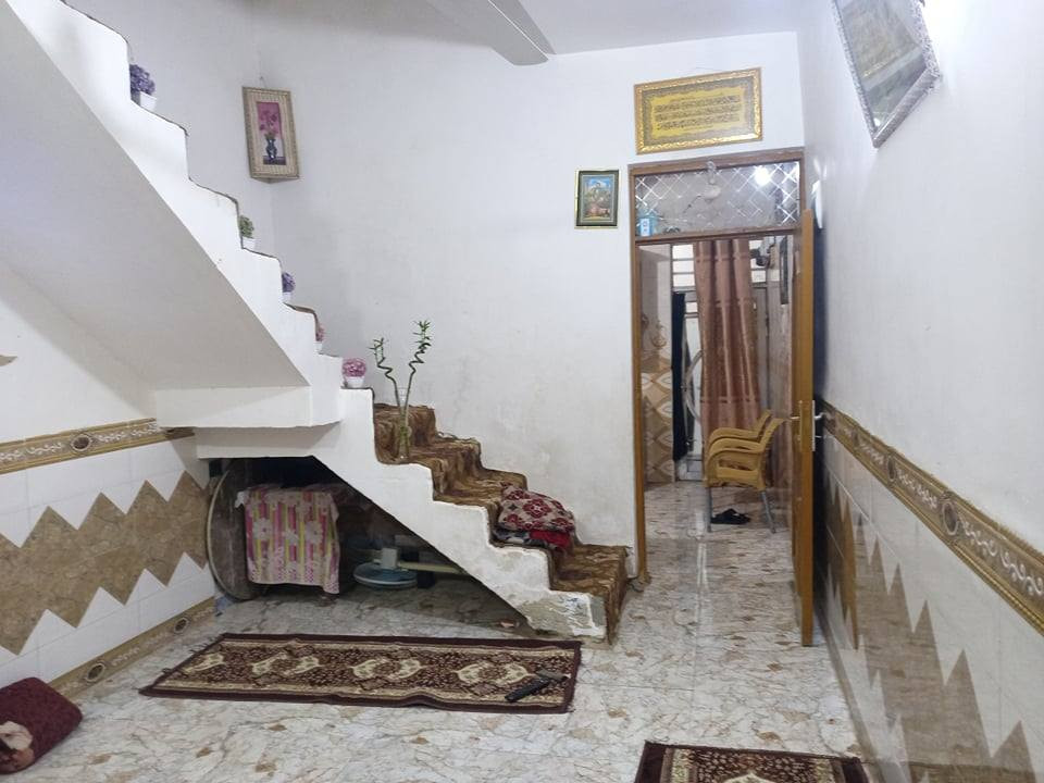 بيت مطلوب للمصرف العقاري 100 متر طابق واحد حي النداء منطقة 56 يباع بتطلوعة للتواصل
***********
النجف الاشرف
