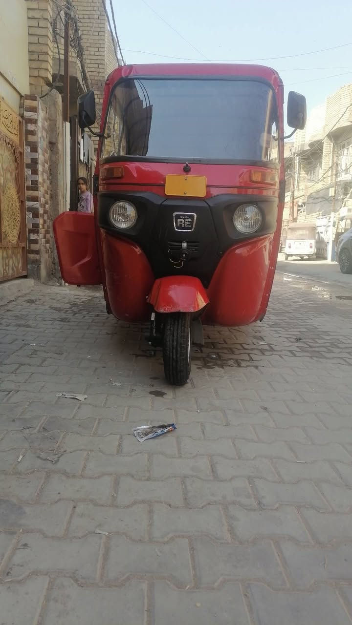 سلام عليكم شباب تك تك موديل 22 شهر 11 خير من الله من محرك من اكسل من كهربائيات مثل مواضحه بل تصوير غير بس ضربه جوه باب البانزين ومرشوشه رقم وسنويه جديد 
مكاني بغداد الشعله
***********
سعره 8800
