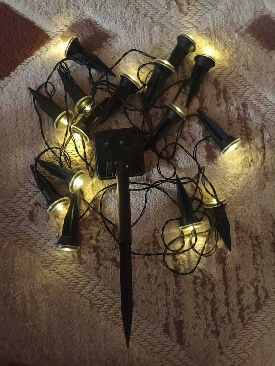 شلعه اجهزه الكترونيه
1/جهاز مدلكه راس كلش حلوه 

2/جهاز مال مفاصل وبي ماده وبي هتزازات وحراره 

3/نشره حدائق كلش حلوه طاقه شمسيه تشحن النهار وبليل تلقائيا تشتغل 

الغراض جديده وبل كارتون سعر الشلعه ب15 قفل 

رقم تواصل / *********** واتساب
