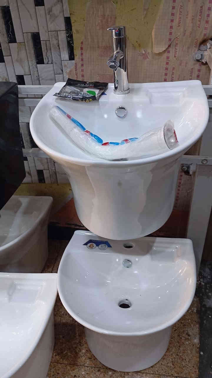 #عرض_بلاش_30_الف_مغسلةتعليك_قياس50_سانتيم_كامله_مع_الخلاط_وصوندة_التصريف+الچوي تثبيت
فقط 30 الف سماوه حي الصدر ***********
