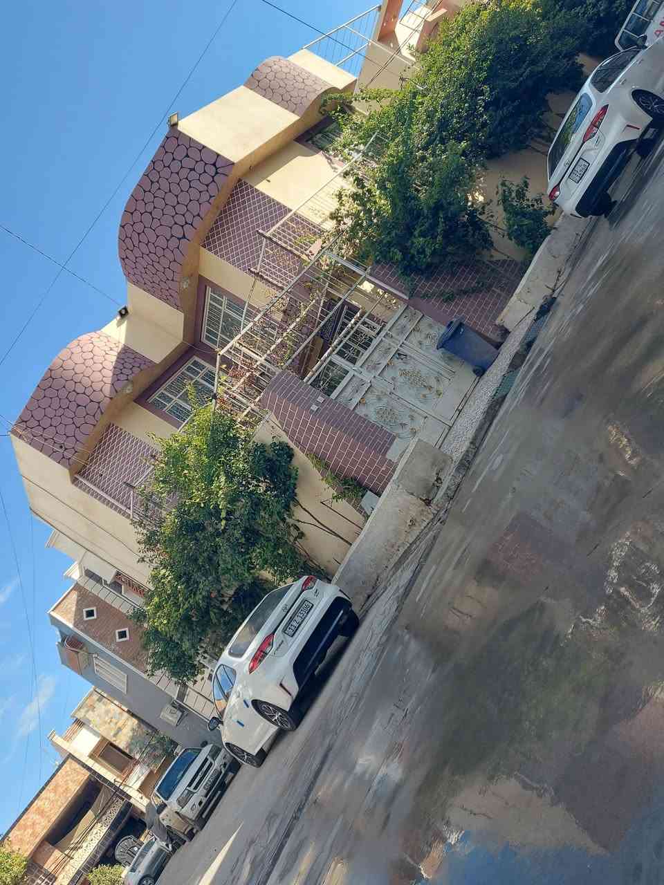 🏩 دار للبيع [[ أو للأستثمار ]] ⚜️ الموقع بعقوبة ⬅️ السراي 🚦تقاطع الوثبة 🛕 خلف القمة للسيراميك والمرمر 🏖 موقع مميز [ ركن على شارعين ] 🛣 خدمات كاملة  ✅️ نوع العقار طابو زراعي ملك صرف على القرار ( ٢٥ ) 🔶️ سند بأسم صاحب العقار ليضمن المشتري حقه 
🔱 علما أن الدار مؤجر 🔹️ وارده الشهري (( ٨٠٠ )) الف قابل للزيادة ☎️ لمعرفة السعر لطفا التواصل بالخاص ⭕️ مساحة ( ١٦٠ ) متر 🔺️ واجهه ( ١٦ × ١٠ ) متر
 🏘 طابق الأول ( ٢ ) غرفة نوم 🏛 وستقبال ⬜️ وصالة 🛖 ومطبخ 🛁 ومجموعة صحيات كاملة 🔱 ومناور عدد ( ٢ ) 🚘 وكراج سيارة 🏝 مع حديقة خارجية  
🏘 اما الطابق الثاني نفس مواصفات الطابق الأول 🛝 مع درج خارجي 💥 💥 💥
للاستفسار مع مكتب المصطفى للعقار ☎️
 موقع المكتب ⬅️ مدخل العزات مجاور اسواق نوتيلا الغذائية 🛒 او التواصل على الماسنجر او الواتساب على الرقم *********** 📞📞
