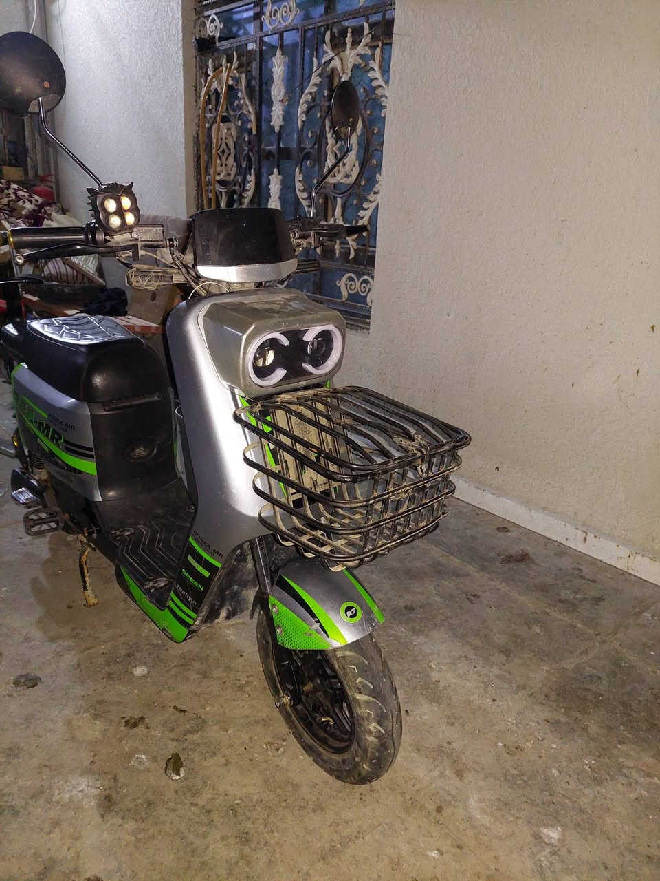 السلام عليكم دراجة شحن R7للبيع
دراجة نضيفة ما متعوبة فقط عوزهة بطاريات 
السعر 225 وبيهة مجال للشراي مكاني البصرة الأمن الداخلي ***********
