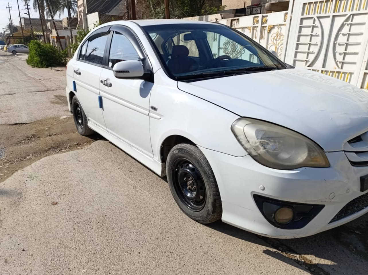 اكسنت 2011 خليجي مكينة1600 كير ومكينة وتبريد صدر جاهزة السيارة رقم ديالى مشروع وطني بيهة صبغ ربع البنيد وشوية باب السايق دواخل بالكارتون  عارضة 87 وبيهة مجال مكاني بغداد المشتل ***********
