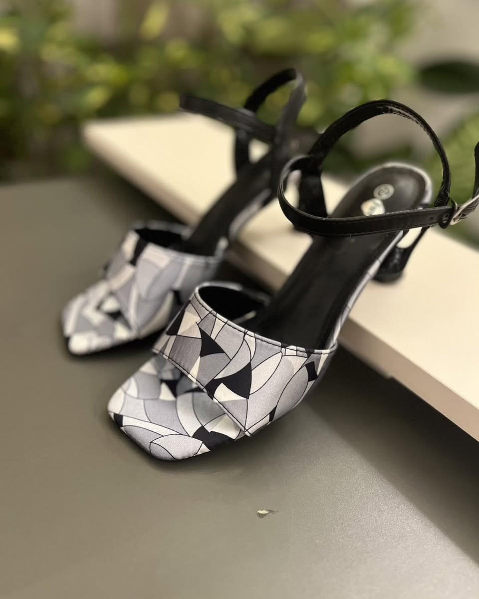 #جديد_موسم_العيد_

كولكشن صيفي

باربع الوان

القياسات من 37 لل41

للحجز والاستفسار يرجى مراسلة البيج عالخاص

توجد خدمة توصيل كافة محافظات العراق

بغداد 5 الف
المحافظات 6 الف


**إذا كنت صاحب هذا الإعلان وتريد حذفه لأي سبب، رجاءا أرسل رسالة إلى الدعم الفني**