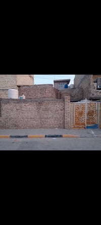 بيت للبيع في حي السفير قريب عله الشماعية مساحة فوك ل٢١٥متر السعر ب١٣٥و...