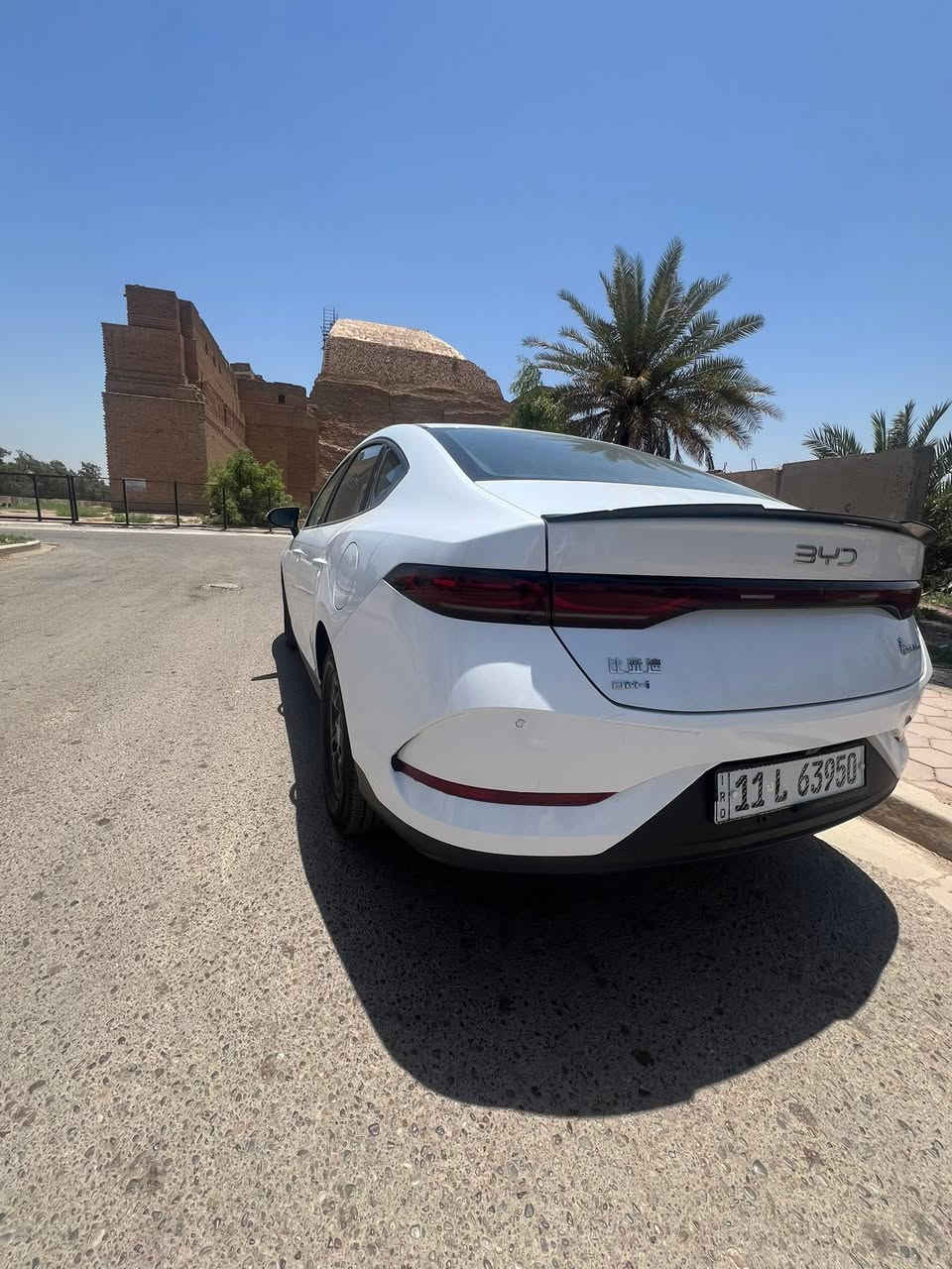 السلام عليكم كن بلاص BYD 2025 رقم بغداد باسمي ماشية 6الاف الكلي شاحنة وكرت وبصمة مواصفاته معروفه مصروف عليها السيارة مغلفة الارضية مال سيارة وكاعيات وياها واضائة داخليه يم الرجلين مبرمجه ومعربة ومنزللها هواي برامج البنيد والدعاميات الاماميه والخلفية مغلفات فابلون سيارة جاهزه من كلشي بيها ملاحظة بسيطة رصعه صغيرة بلباب الخلفية الايمن سعر 19 وبيها مجال مكان السيارة بغداد , ***********
