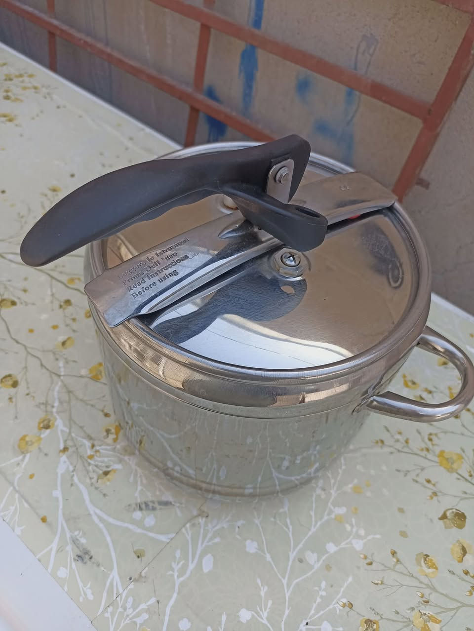 سلام عليكم غراض للبيع كلشي ابسعره استفسار اكثر اتصل على الرقم /***********
