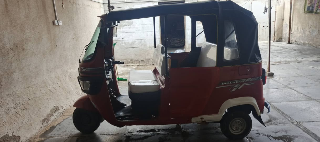 سلام وعليكم تكتك موديل 22 بشهر 8 رقم وسنويه بسمي تكتك كفاله عامه العلوان بصره جنينه شارع البهو قرب مطعم ابو حوراء ***********
