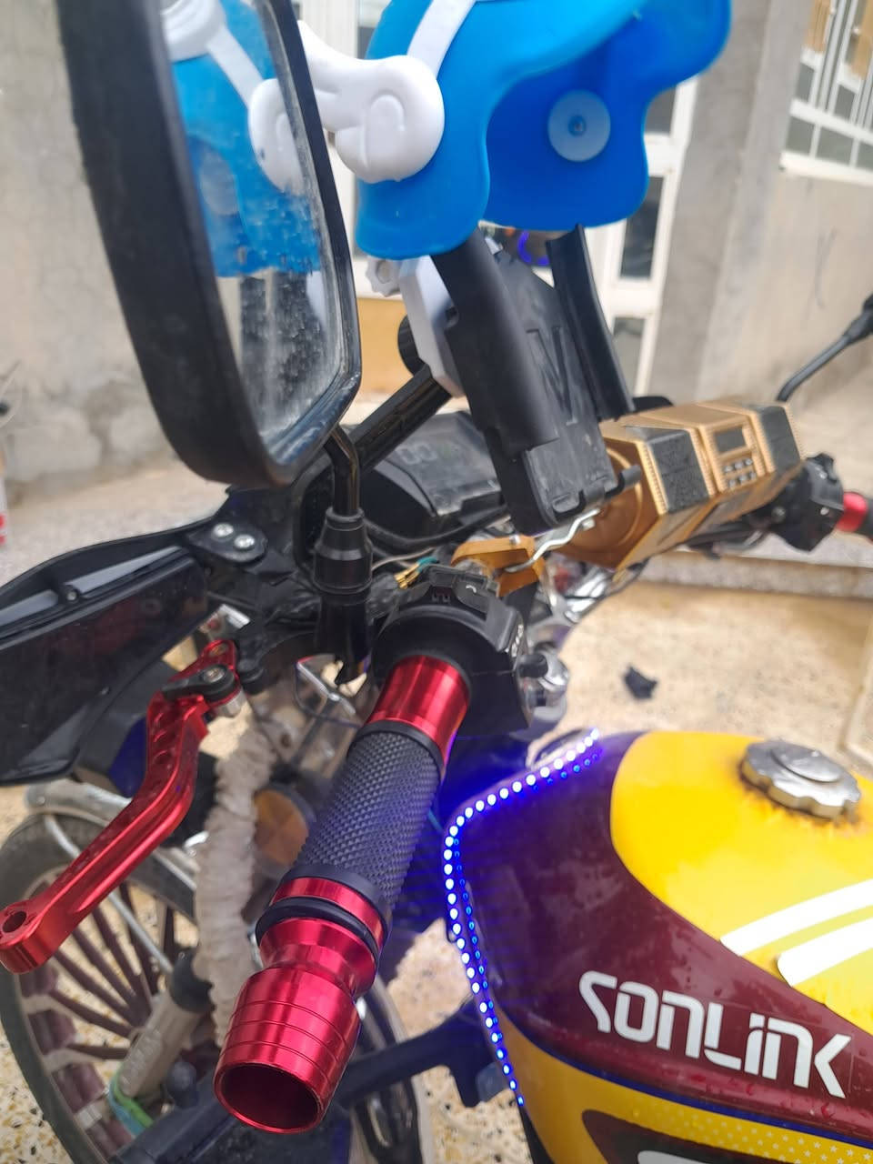 للبيع 24 شكل 25
كلش نظيفة محرك مكفول كهربائيات كلها شغالة بصمة سويج
الدراجة مرتبة ثكيلة ورزنة 
725 وبيها مجال 
***********
