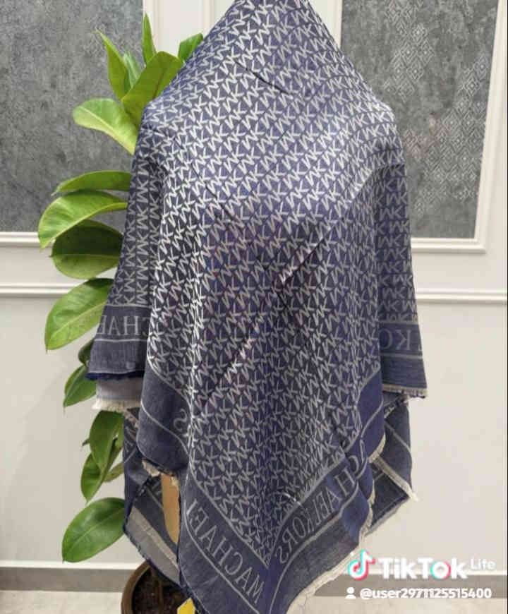 السلام عليكم اخوتي الكرام موجود عدنه انواع الحجابات اسعار مناسبه للتواصل *********** وتساب موجود
