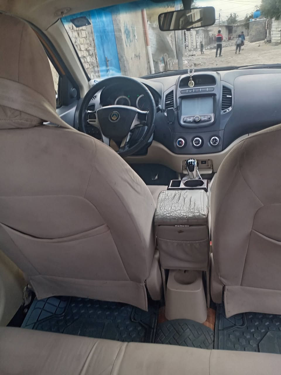 جيلي GC6 2016
باسمي كير مكينه خير من الله 
لا تبديل ولا صبغ فقط جاملغ امامي جه السايق   هيه غرامات مصفره تدفه تبريد العنوان بغداد مدينه الحريه شارع 30 رقم للتواصل ***********
