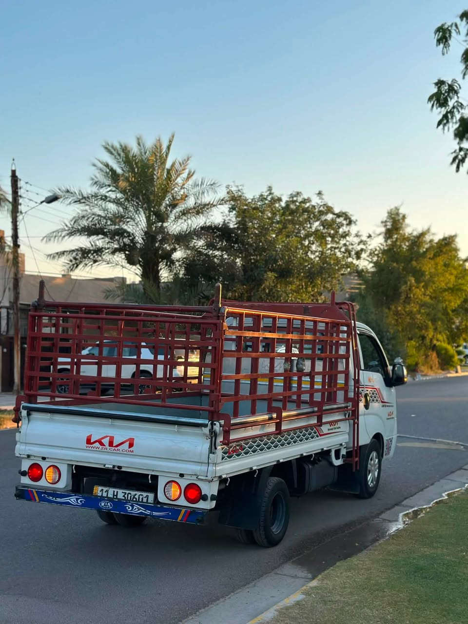 كيا بنكو 2022
محرك مجفت جديد 

مكفوله من الصبغ والتبديل 

بيه شخط بسيط 

ماشيه 108 

تخم تاير جديد 

تبريد ثلج 

رقم بغداد تحويل مباشر 

السعر 138 

مكان السياره بغداد حي الجامعه 

الرقم ***********
