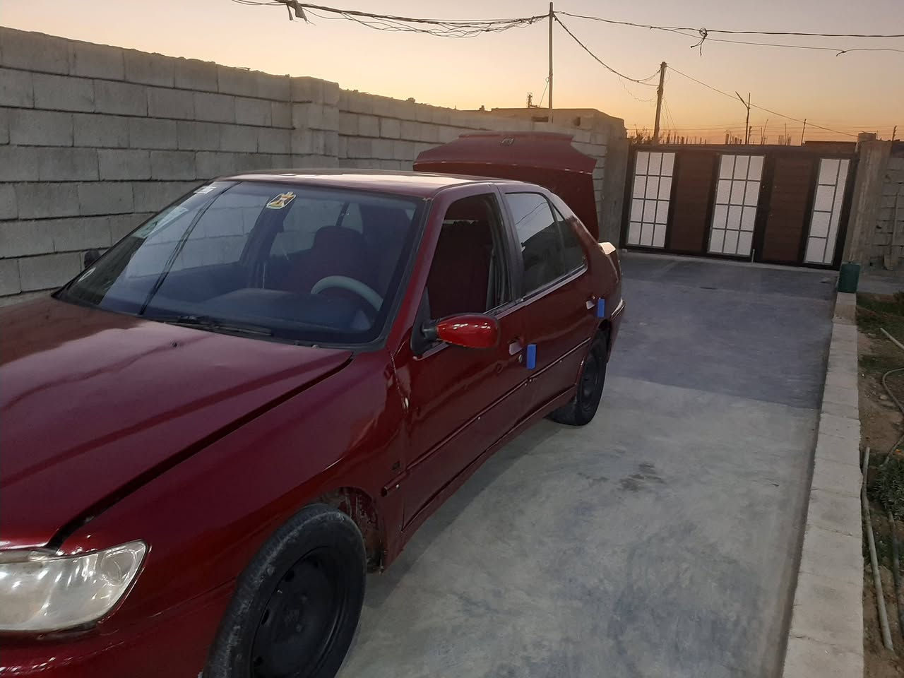 سلام عليكم بيجو ٣٠٦ كير محرك نضاف صبغ عام جماليه  سياره حلوه وكاعده كهربائيات بلاديه سياره بس صدره لجدام تعبان  سماعات ٤ جدد زنون  كشره شوف لعين مكان سياره العلم اتصل ***********
