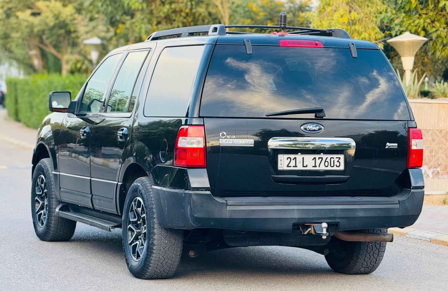 السلام عليكم
من رخصة الادمن
#السعر138$ 
فورد اكسبديشن خليجي شركه نيڤا 
موديل 2014 
للاتصال ***********
 بيه بونيد صبغ وجاملخ كلير بدون اي دواخل 
ابشرط هاي السونار 
ماشيه 100 الف 
على وضع شركه
شاشه  iPad
دواخل اصفر
محرك V8
كير محرك بشرط 
كشنات كهرباء     
وثبيت سرعه    
كاميره خلفي
دواخل بيجي 
كشنات جلد 
طخم تايرات جديده+ ويل لمتد
شرط تحويل و غرامه 
رقم سليمانيه جديد
 سنويه  لحد 2025
عنوان ديالى- خانقين
