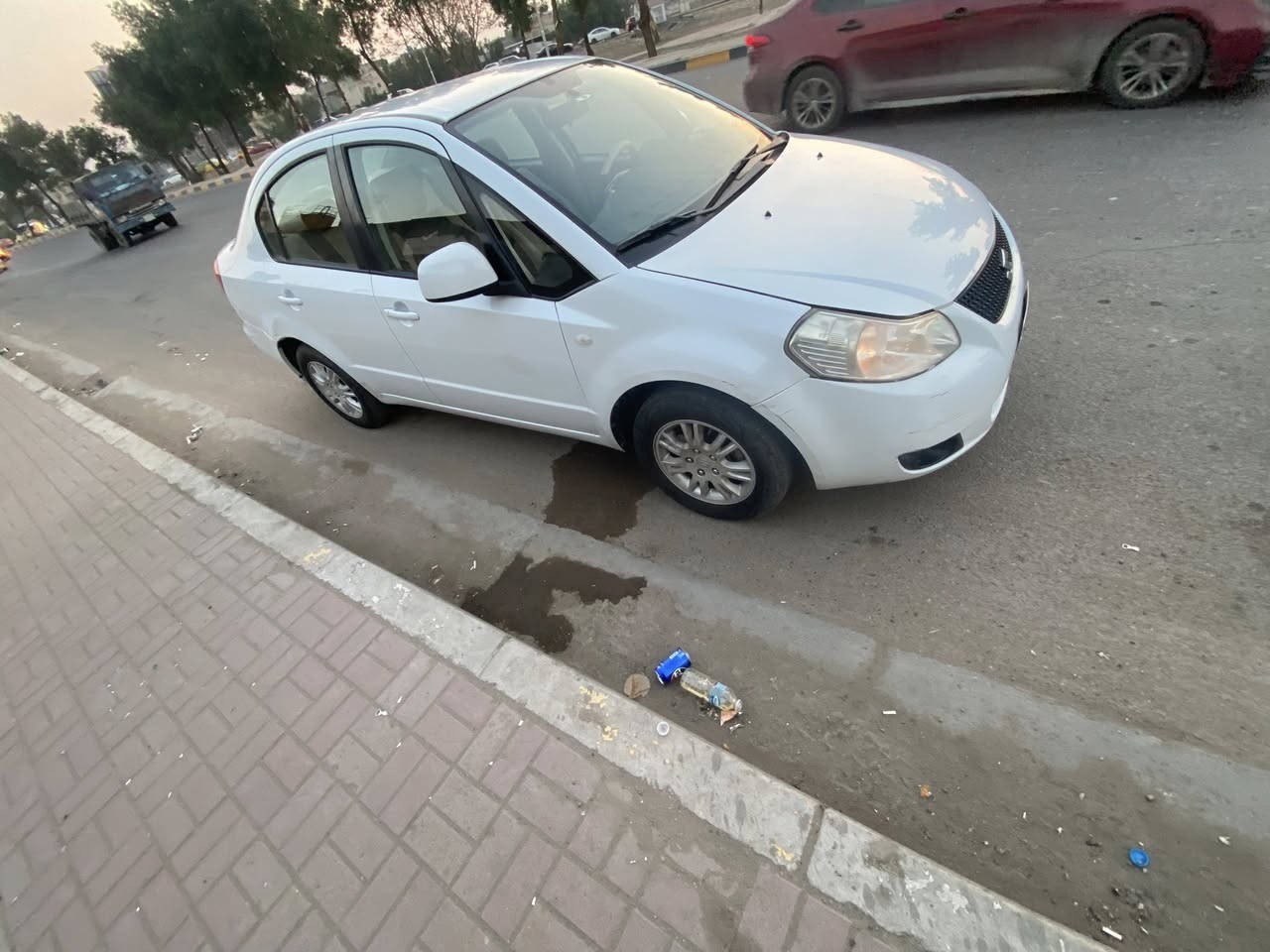 السلام عليكم
سوزوكي sx4  2014
رقم بغداد باسمي
خليجي استلام شركة حره
كفاله عامه من لضربه ولصبغ ماعدها طخات بسيطه عايفها على وضعها
محرك 1800 مكفول 
كير مكفول 
تدفئه تبريد 
تخم تاير 
جاهزه لسياره 
مكاني بغداد البياع 
93 وبيها مجال 
***********
