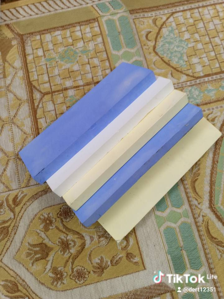 ادوات منزليه باله اوربي غير مستخدم 
سكين منشار الوان 
محداد سكين الوان 
فرشه منضف شوايه 
مس+ جفجير خشب ونايلون سيت 
قالب زينه كيك 
بأسعار مناسبه واكو توصيل داخل العماره عمارة, ميسان


**إذا كنت صاحب هذا الإعلان وتريد حذفه لأي سبب، رجاءا أرسل رسالة إلى الدعم الفني**