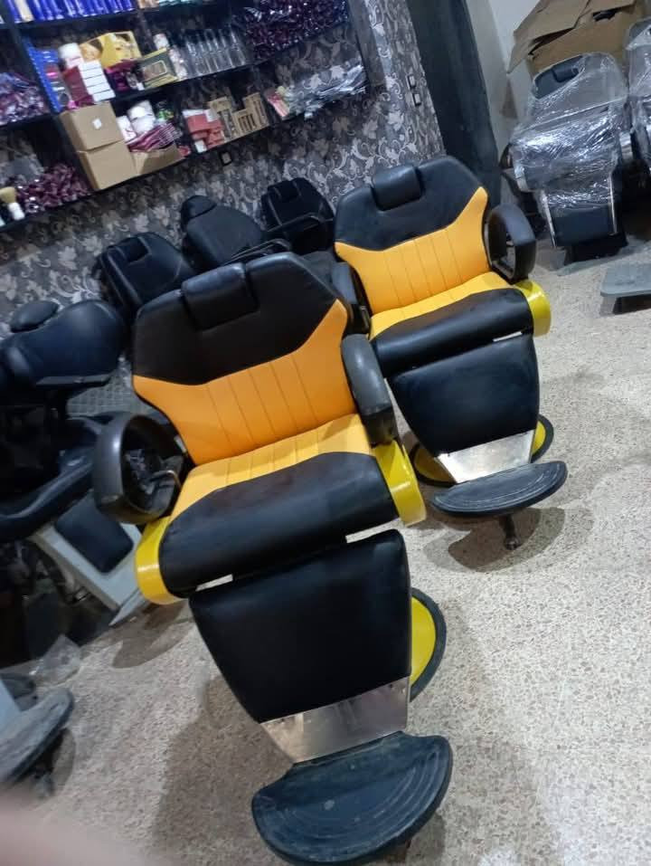 من مركز آدم تم بعون الله تجهيز ديكورات مجوز ومفرد بالآضافة لكراسي حلاقة هيدروليك واماصور وحلزون وثابت وقسم خاص للعطور الفرنسية بجودة وفعالية عالية ادلب الدانا شارع 22 مقابل صيدلية الحريتاني صالون آدم أبو تيم للٱستفسار 0999244509 ملاحظة يوجد شحن لكل المحافظات


**إذا كنت صاحب هذا الإعلان وتريد حذفه لأي سبب، رجاءا أرسل رسالة إلى الدعم الفني**