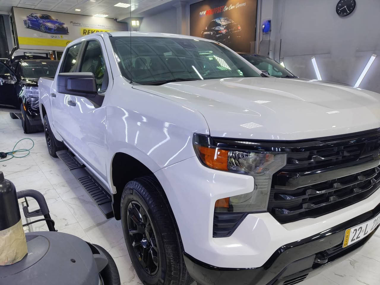 السلام عليكم بسم الله ماشاء الله
للبيع شوفر سلفرادو 2023
المحرك 8 سلندر دفع رباعي
بيع فقط بدون مراوس الحادث بنيد وجاملغ امامي يمين ورقم الشاصي بالصور
مواصفاتها معروفة بدي قصير باب طويل مرغوب
السعر 245$
الاتصال فقط 
***********
***********
رقم اربيل
