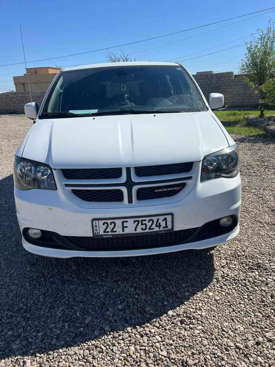 #السلام_علیکم
دوج كرفان موديل 2019 للبيع 
مواصفات GT يعني فول الفول 
محرك شرك كير قبل اسبوع شديته شرط 
مواصفات هيتر اكشانه اماميه هيتر استيرن هيتر امري اكشانه اماميه كهرباء بردات شاشه كبيرة شاشه صغيرة 
حادثها جاملق امامي وباب السايق 
سيارة شرط مال جنان صدر امامي خلفي شرط اترايك للبصرة 
صلاح الدين قضاء الشرقاط 
رقم الهاتف+واتساب ***********
