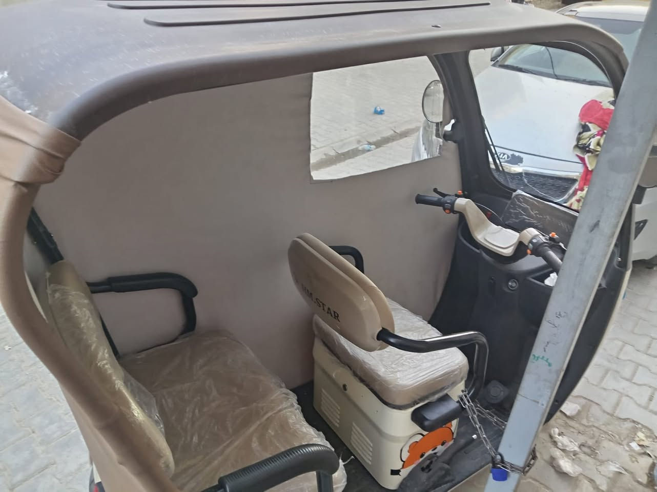 تك تك  شحن ذوي احتياجات خاصه مستخدمه اسبوع واحد خمس بطاريه شحنها يدوم 45 كيلو متر نظيفه ما متعوبه السعر مليون و300 وبيه مجال بسيط وعقد الشراء موجود شركة القمه مشحونه مره واحده 
0772968103 اتصال فقط مكانها  الشعله


**إذا كنت صاحب هذا الإعلان وتريد حذفه لأي سبب، رجاءا أرسل رسالة إلى الدعم الفني**