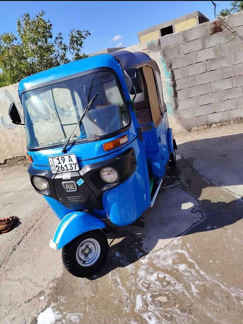 سلام عليكم 
تكتك 22رقم وسنويه كفاله مكينه وكشر السعر 6ملايين مستعجل عله بيعتها *********** اتصال فقط
