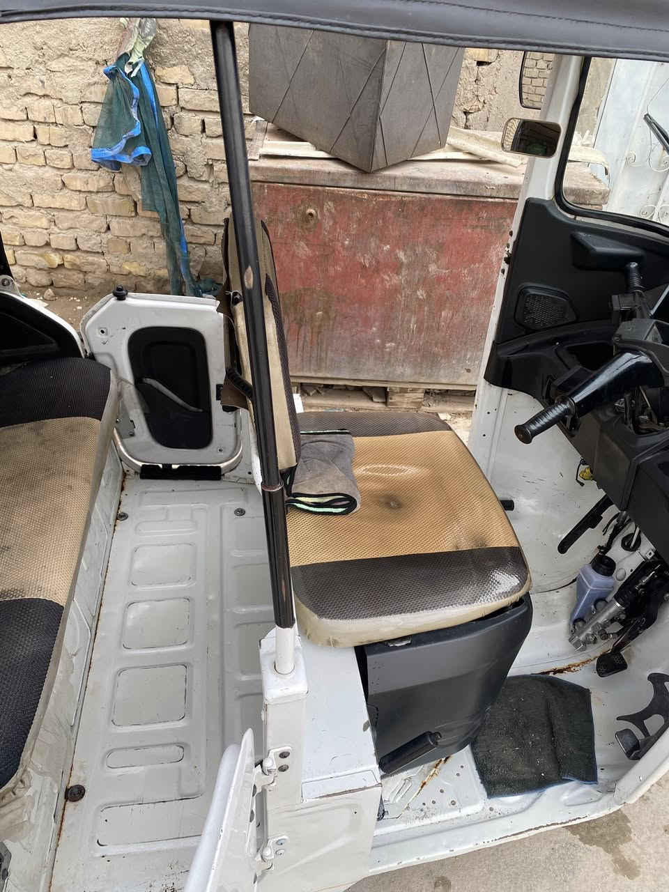 سلام عليكم تكتك موديل 22 شهر 3 لا ضربة ولا صبغ مكينة مجفته لا تبخير ولا تنقيص خير من الله رقم بغداد انكليزي مكانهة بغداد كفاءات العبيدي السعر 8500 وبيهة مجال بسيط ***********
