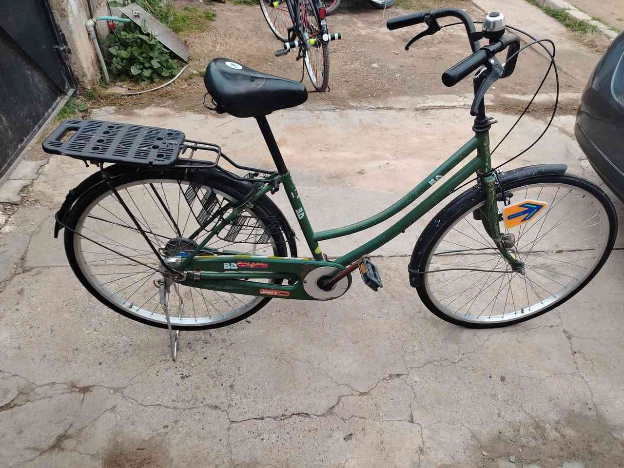 باسكل ياباني مال بالا حجم 26 باسكل مابي اي عيب كله بلشرط السعر 60 وبي ومجال الموقع كركوك حي العسكري ***********
