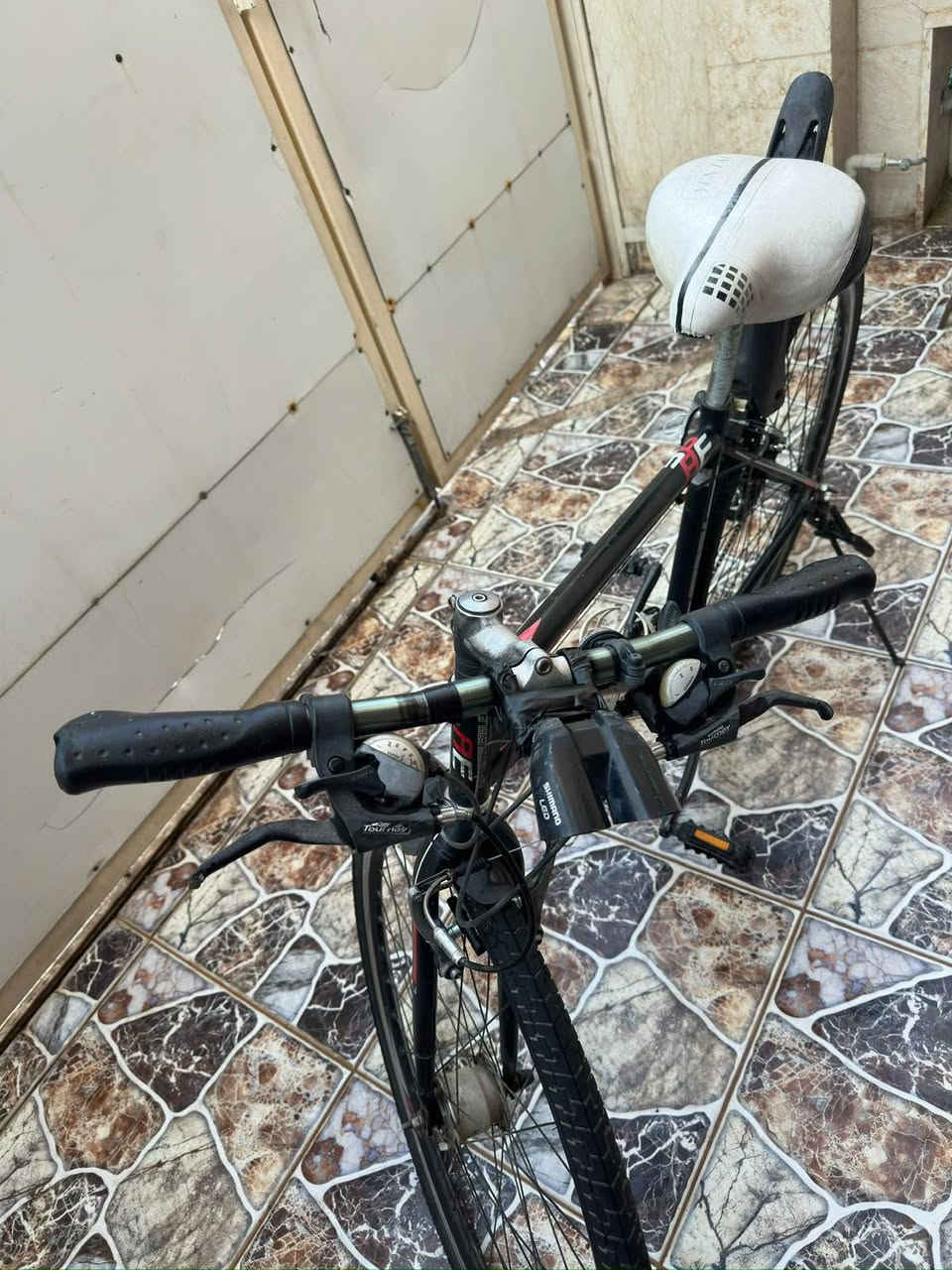 بايسكل للبيع حجم 26 نضيف كلشي مايحتاجله بريكات شغاله الكير شغال وبايسكل نظيف المكان اربيل فرمان السعر 80 وبي مجال للطيبين  
للتواصل ***********
