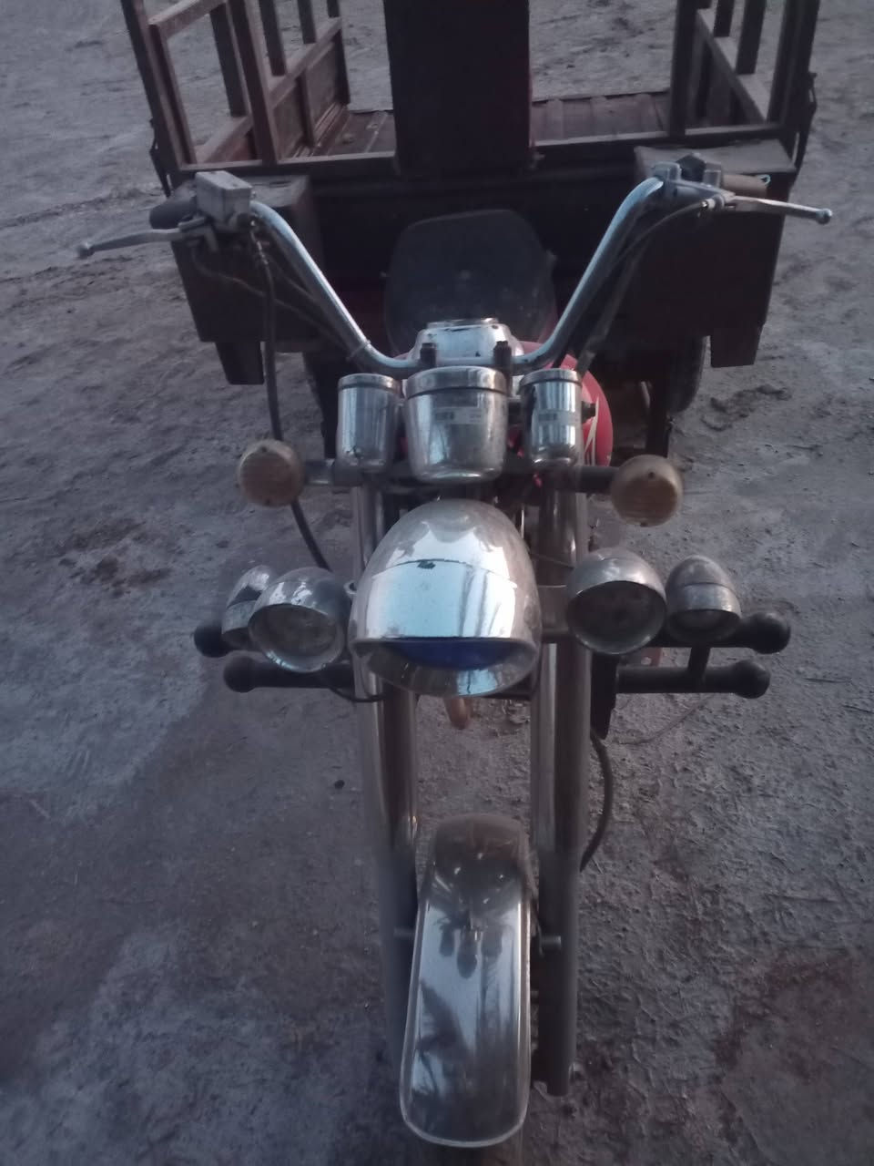 متيار كلك موديل 19نضيفه فول عوزه بس باب جاهزه مذب عليه ربع سعره قفل قفل 900شراي يجي  وتساب *********** ول مو شراي ليتعبني رجان
