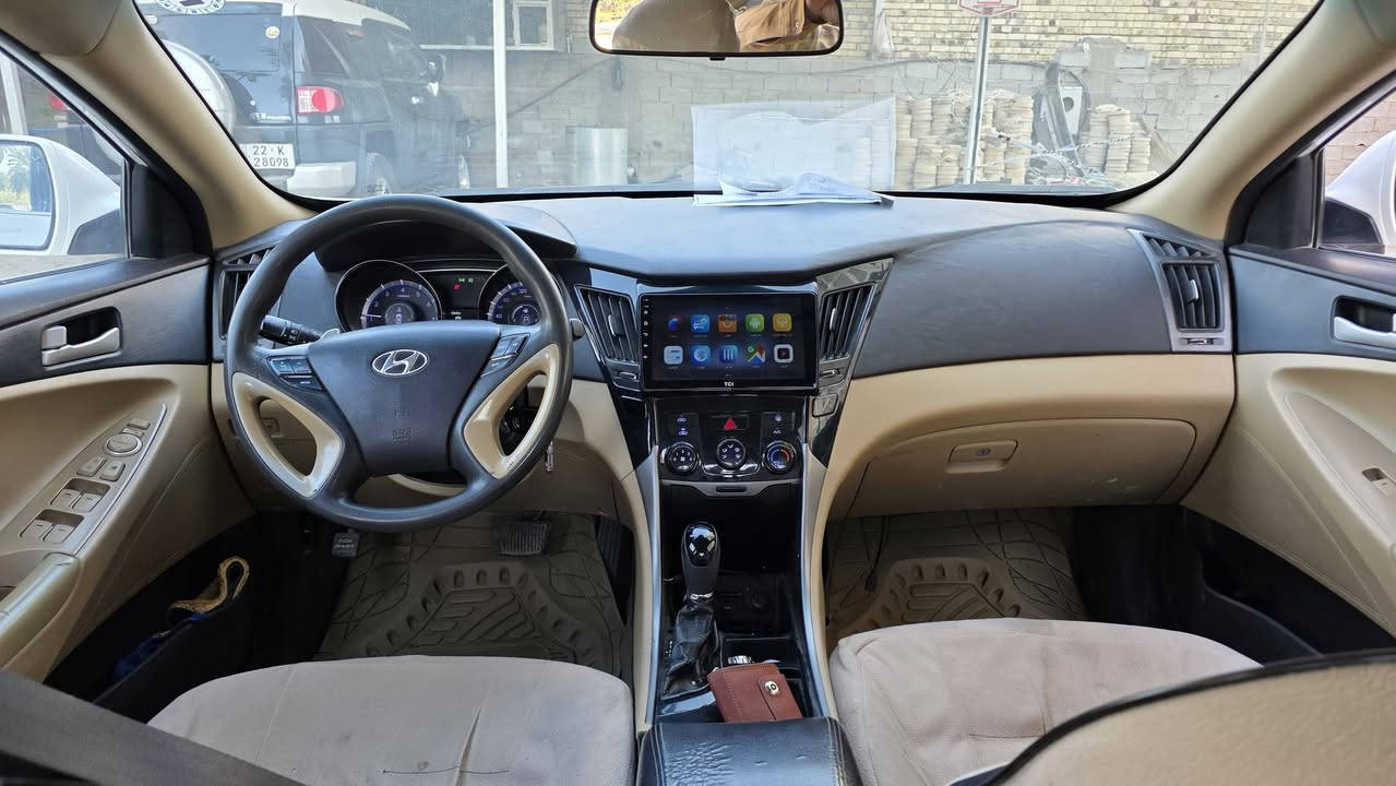 السلام عليكم 
سوناتا 2014 خليجي 
رقم اربيل الدولي ستوها مجدده
مكينه 2400 جديده ما مفتوخه
بيها صبغات  جهة اليسار فقط 
السياره جديده كلس وبدون نقص
كلشي بيها شغال 
*********** سيف المعموري
محافظة الديوانيه
