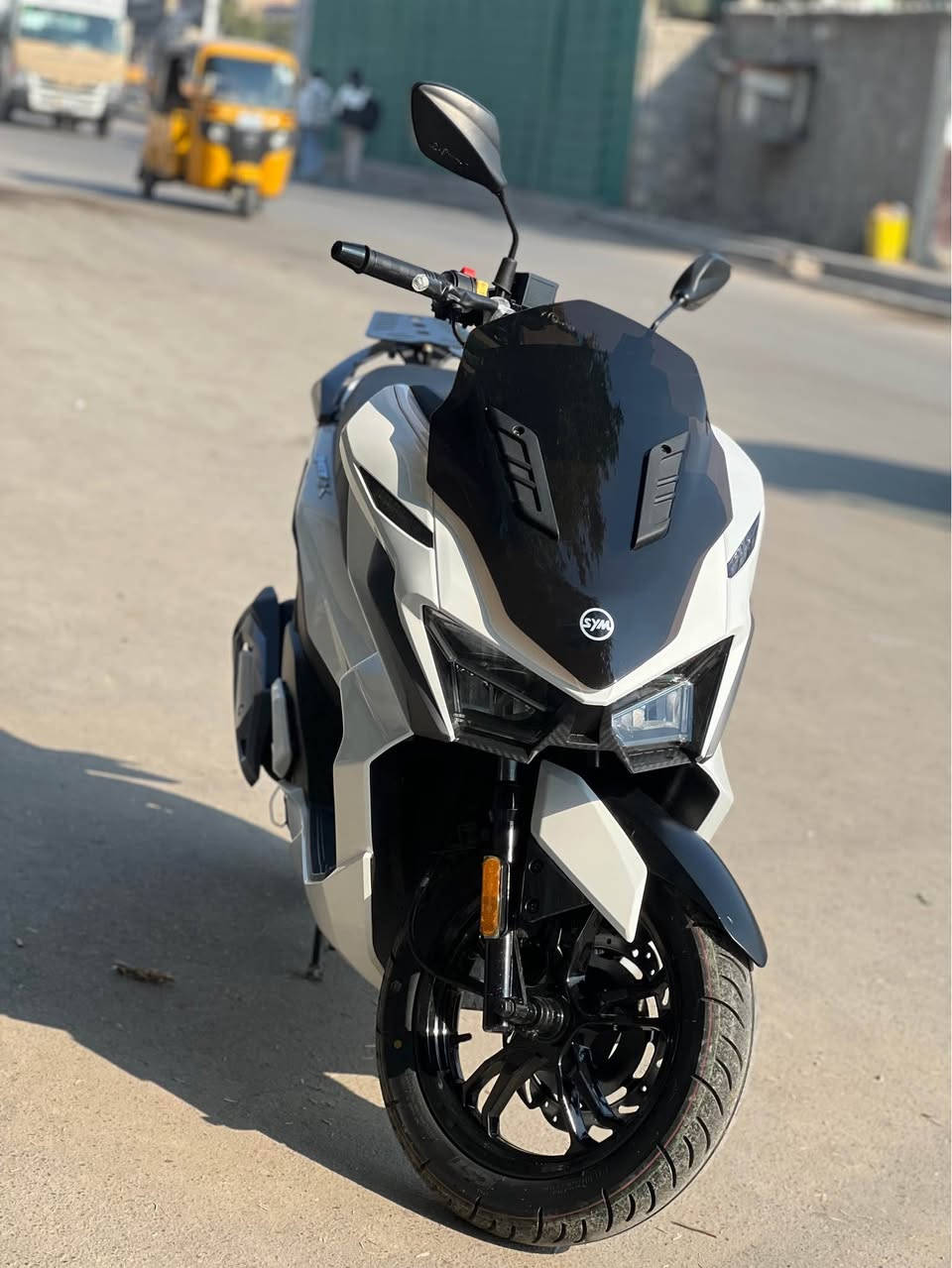 السلام عليكم 
دراجة SYM 200cc 
مرقمة 
موديل 2025
وكالة قبل 3ايام مشتريها 
بعدها زيرو 
مشتريها 4،600،000
رايدها بـ4،300،000
وبيها مجال
واتساب ***********
اتصال*********** بغداد, العراق
