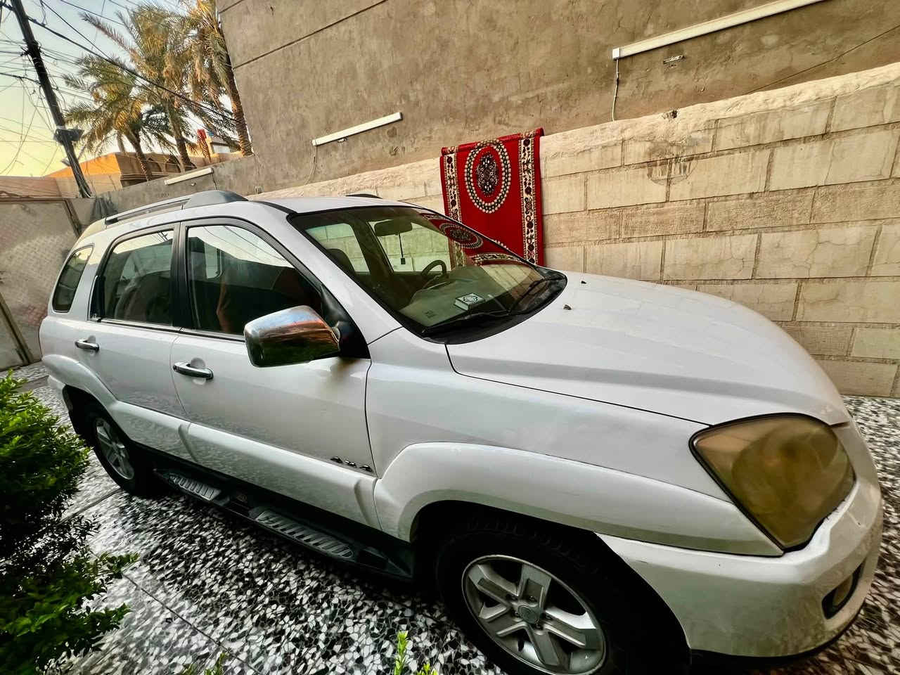 السلام عليكم 
كيا سبورتج 2009 خليجي 
بيها قطعه صبغ شبر من الجاملغ الامامي  وقطعه شبر من قبق الجنطة والسياره نظيفه 
السعر / 115 
مكان / بغداد 
للتواصل / ***********
