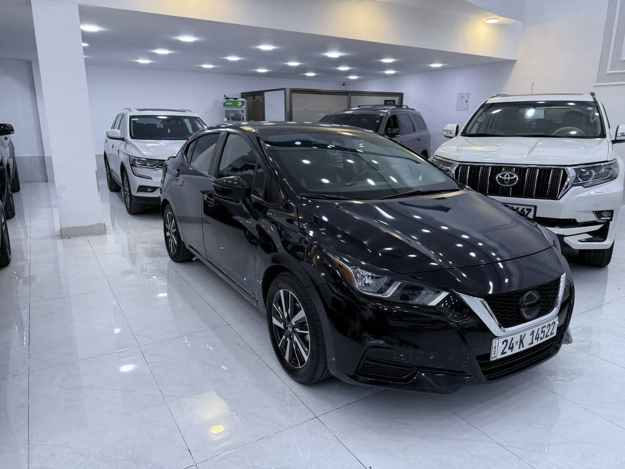 نيسان فيرسا 2021 
المواصفات 
رادار امامي 
رادار خلفي 
حساس خلفي 
اشاير بل مري 
مثبت سرعة
تنبيه الخروج عن المسار 
شاشة جبيرة
كاميرة خلفية
نقطة عمياء
ويل كروم
بصمة
 طخم تايرات جديد
السيارة بس اسمي وشرط تحويل سنوية لي 2029
رقم تلفون ***********
واتساب ***********
