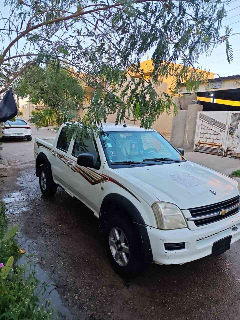 للبيع شوفر لوف موديل 2005 مزاد وزاره الداخليه محرك وكير بطه سياره جاهزه السعر 45ورقه وبيهه مجال المكان ميسان قضاء كميت الرقم ***********
