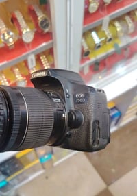 كانون 750D • عدسة ١٨-٥٥ • مع ملحقات