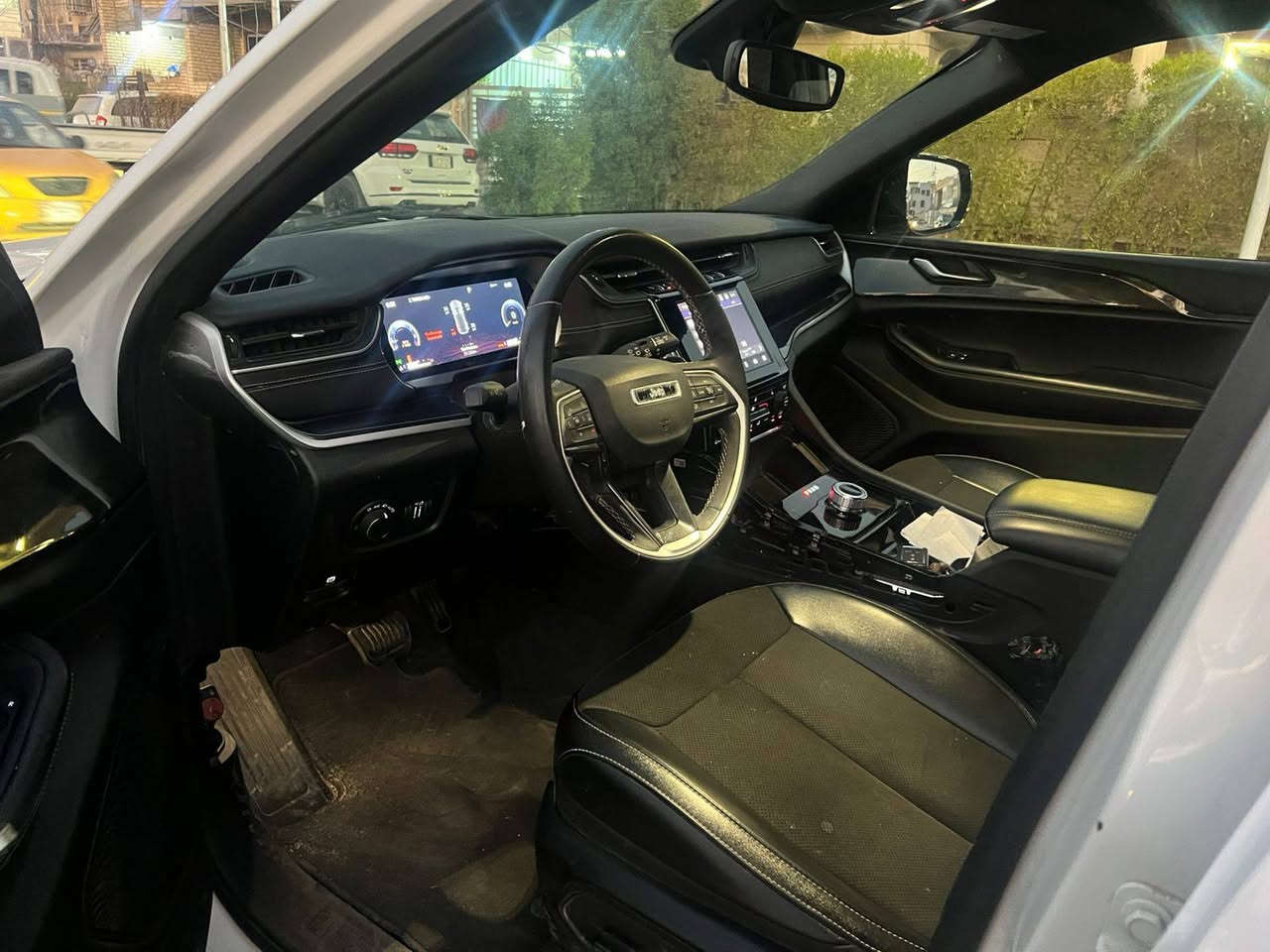 🚗 للبيع: جيب كراند لاريدو 2023
📍 مكان السيارة: بغداد
📞 للتواصل: ***********
او الاتصال على: ***********
📊 المسافة المقطوعة: ١٩ ميل
🛠️ المحرك: 6 سلندر 3600cc

السعر٢٨٥🔥 قابل للتفاوض
 مرقم وكامل 285 

⚙️ المواصفات:
• مواصفات نص فول
• تحديد مسار
• رادار أمامي
• قيادة ذاتية
• صندوق كهربائي 
• شفتات خلف الستيرن
• شاحن وايرلس
• تشغيل عن بعد
• رادار في المرايا
• تبريد قطعتين
• يتوفر بها مواصفات أخرى

⚠️ أضرار السيارة:
• وارد أمريكي
• صور الحادث مرفقة مع الصور

📌 تفاصيل إضافية:
رقم بغداد بسمي
• لون السيارة: أبيض بغداد, العراق
