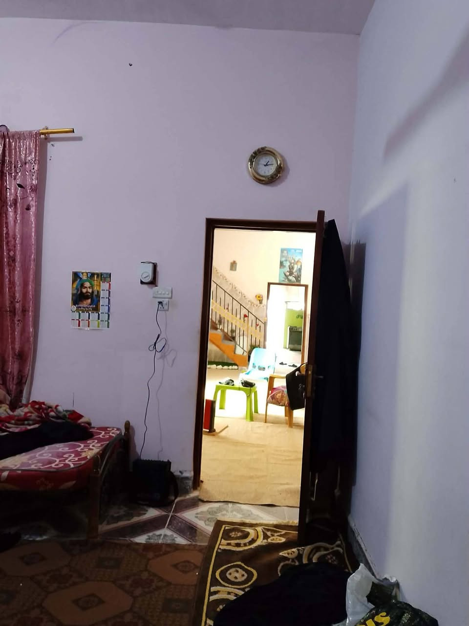 بيت للبيع بحي العسكري قرب مستوصف الامام الحسن العسكري بسماوة مساحت البيت 150 يتكون من غرفة نوم وحدة وصالة كبيرة وبرانية كبيرة ومطبخ ومجمعات  صحية اثنين خارجي وداخلي البيت بناء حديث قرب محل ابو عباس بيت ابو كاظم 
سعره ١١٥ اكو مجال 
للاستفسار واتساب
***********
