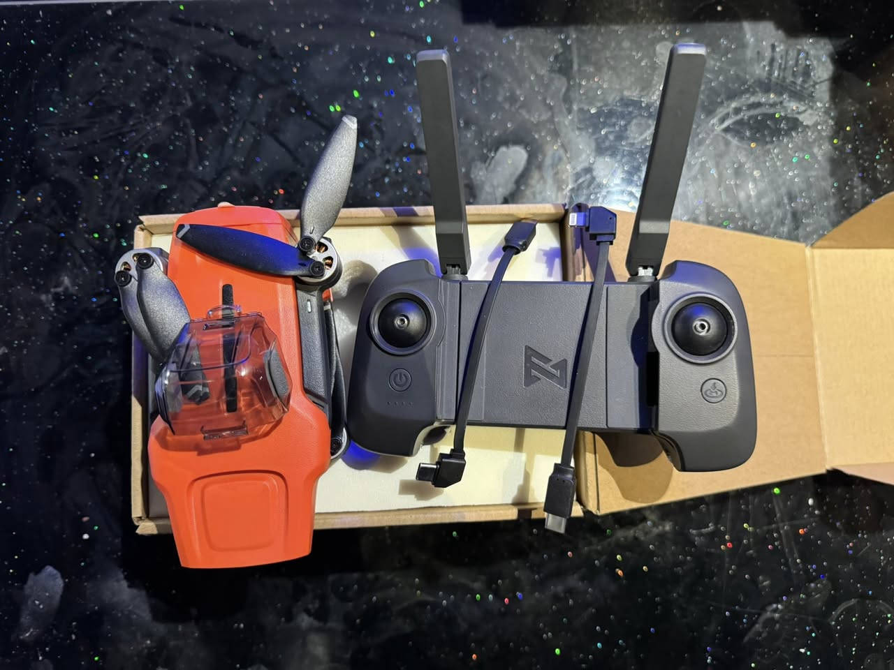 السلام عليكم
درون شاومي FIMI Mini3
ارتفاع 500m
مدى 7كيلو
تصوير 4k 60fps
الدرون جديده غير مستعمله فقط فحص 
مكاني بغداد اليحب يعر تفاصيل اكثر يتصل ع وتساب ***********
