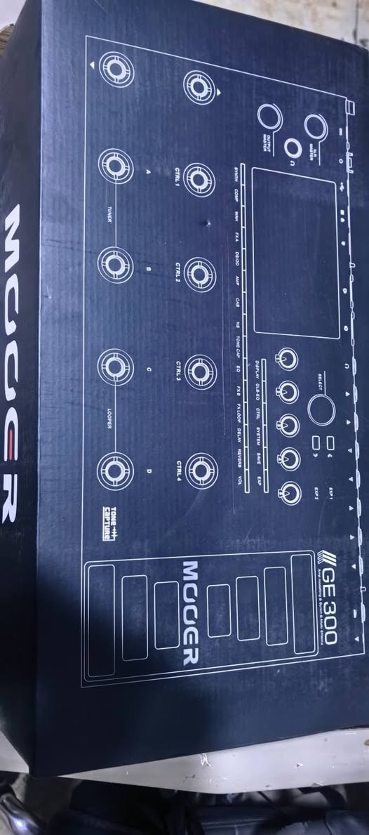 يعتبر MOOER GE300 [Mooer Audio] معالجاً متطوراً ومتعدد التأثيرات (Multiefx) ومُحملاً بمحاكاة لمضخمات الصوت (Amp Modeling) والمشغلات (IRs). يُعد هذا الجهاز خياراً ممتازاً للموسيقيين بفضل احتوائه على تقنية التقاط النغمة الفريدة (Tone Capture)، ومكتبة واسعة من المؤثرات والاستريو لوبير [Mooer Audio].المواصفات والخصائص الرئيسيةمحاكاة المضخمات: مزود بـ 108 مضخم صوت (Amp Models) عالي الجودة [Mooer Audio].المؤثرات (FX): يحتوي على 164 تأثيراً مختلفاً لتغطية كافة الأنماط الموسيقية [Mooer Audio].تقنية Tone Capture: تتيح لك أخذ "بصمة" صوتية لمضخمات صوتية حقيقية أو جيتارات ودمجها في نغماتك [Mooer Audio].المشغلات (IR): يدعم تحميل ملفات استجابة النبضة الخارجية (IR) حتى دقة 2048 نقطة [Mooer Audio].حلقة التكرار (Looper): مدمج به لوبير يسجل حتى 30 دقيقة من الصوت مع ميزة التخزين [Mooer Audio].المداخل والمخارج الأساسيةمدخل الجيتار: مدخل قياسي 1/4 بوصة مع مقاومة قابلة للتعديل.المخارج: مخارج ستيريو رئيسية (XLR و 1/4 بوصة) للربط المباشر مع مكبرات الصوت أو أجهزة المزج (Mixer).حلقة التأثيرات (FX Loop): قابلة للتخصيص لدمج دواساتك الخارجية المفضلة.التوصيل: منفذ USB لتسجيل الصوت مباشرة (Audio Interface) وتحديث النظام، مع منافذ MIDI للتحكم الاحترافي.


**إذا كنت صاحب هذا الإعلان وتريد حذفه لأي سبب، رجاءا أرسل رسالة إلى الدعم الفني**