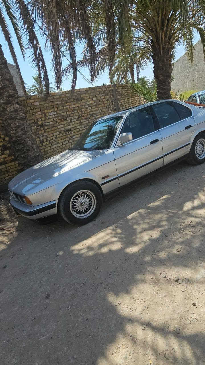 السلام عليكم 
بي ام البيع 
525
موديل 1990
رقم بغداد 
مداور ثاني يوم 
لون رصاصي غير محدد بسنويه 
كير ومكينه مكفولات مكينه مسكر فانوس 
45 وبيها مجال 
عنواني بابل نادر 
رقم الهاتف 
‏‪***********‬‏

