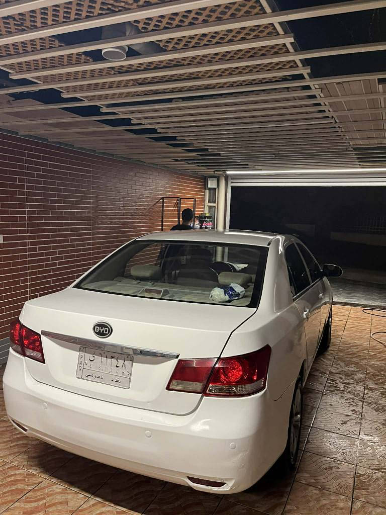 Byd g3 
مۆدێل 2013 
ئۆتۆماتیک .عادی .سپۆڕت 
حاسە سڵاید 
جام کارەبا 
سوکان ڤۆلیۆم 
جام کارەبا 
بەشەرتی گێڕ و مەکینە و کارەبای هەموو گیانی ئیشەکات 
تەبرید و ساردو گەرم مەزبوت 
چوار تایەی تازە 
تەقەو ڕەقەی نیە 
پێشو دوای کەپسە بەشەرتی سەقف و حیزام موسو بڕاوەنەبێت 
سەنەوی ئەسڵی لەگەڵە بەشەرتی ئەوەلیات و ماڵی مەدەنی 
شوێن سلێمانی ڕاپەڕین 
نرخی ۳۹گەڵا 
***********
قیستو قەرزو ئاڵۆگۆڕم نیە السليمانية, العراق
