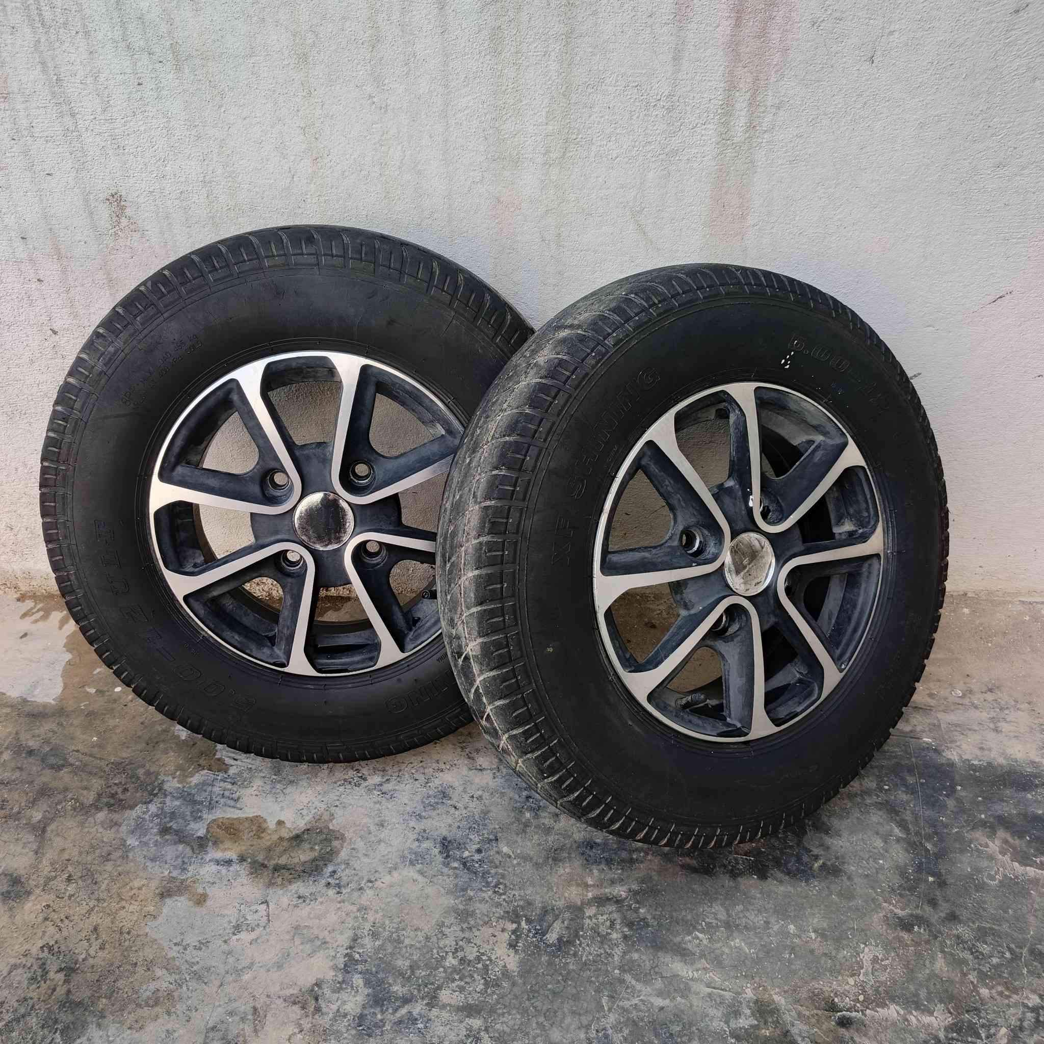 ويل كروم للبيع كامل زوج حجم ١٢كلش حلو سعر ها ٩٠بيه مجال ***********
