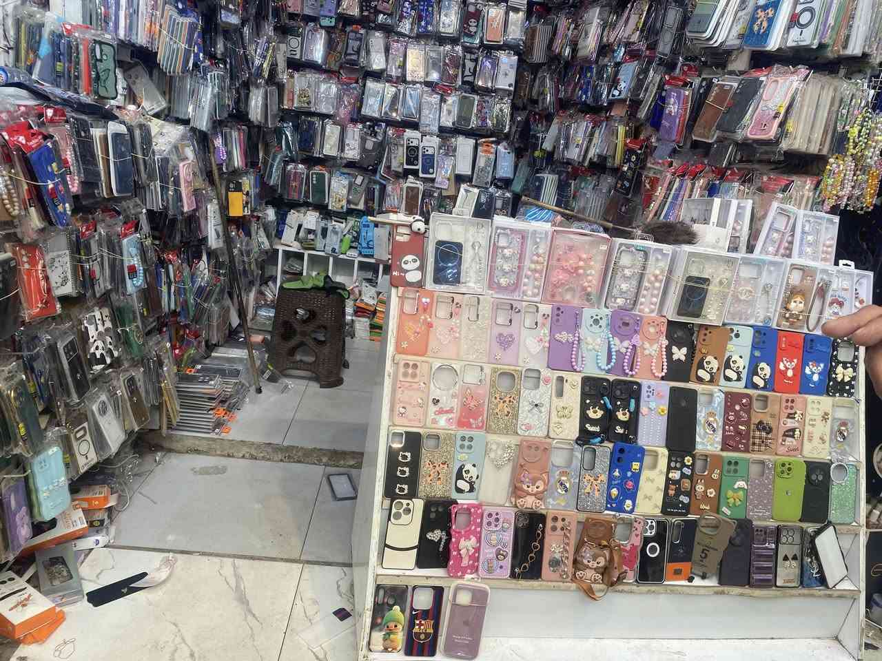 السلام للبيع جمله كفرات درع خلاف موبايل كيبلات شحن   متوفر بكل أنواعه الي يريد يتفضل خاص
***********

