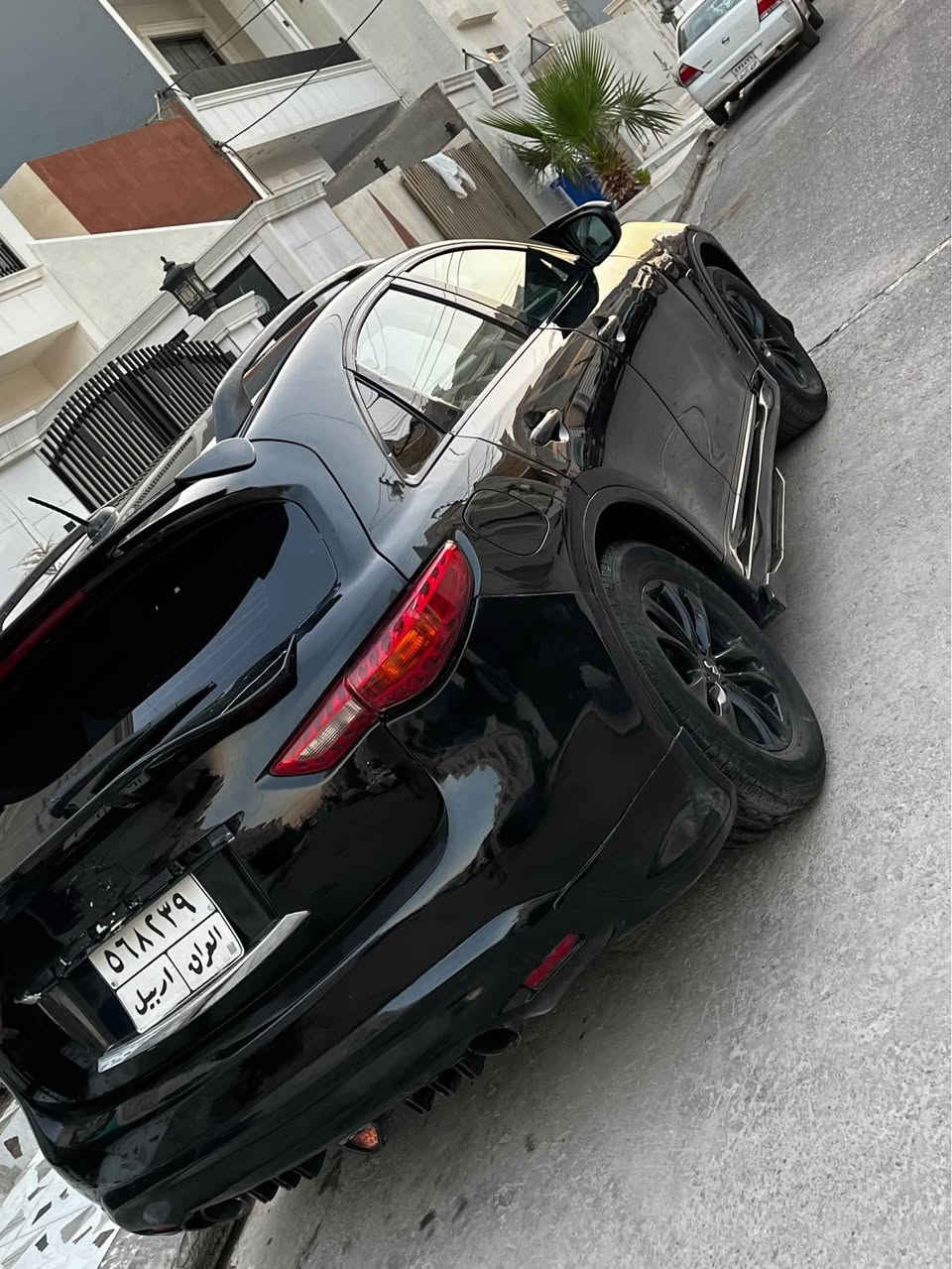 مرواس انفنتي fx 2009)(محرك V6 ((فول 1/1)

بيها 3صبغ ))*********** أربيل, العراق
