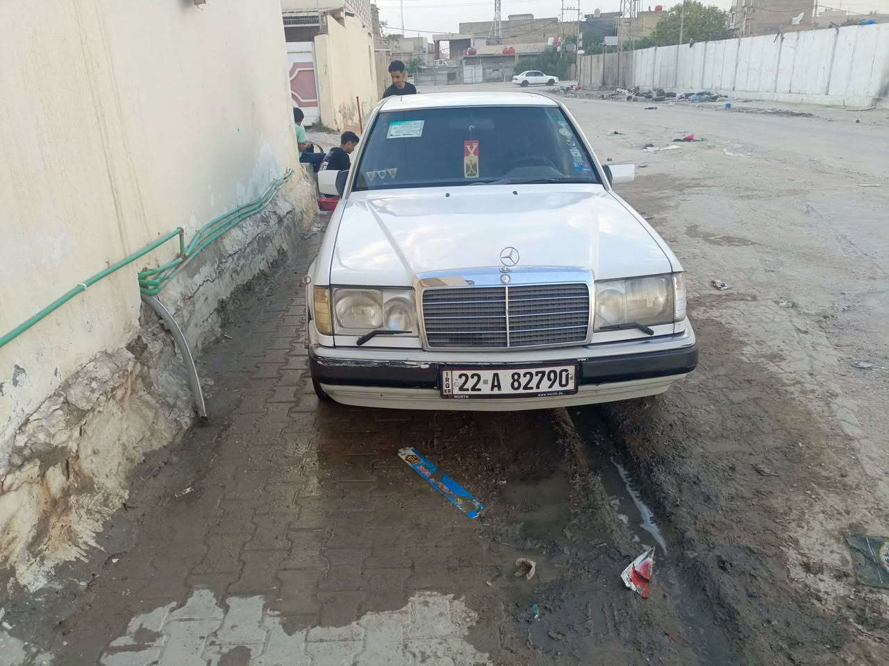 مرسيدس مقفوله من الضربه صبغ عام جمالية قواعد سليمة ١٠٠٪ محرك بطه قبق اسود كهربائيات كلها بلادية و شغاله تبريد تخم تاير رقم دول اربيل وكالة السعر ٥٥
النجف الأشرف ***********٦
