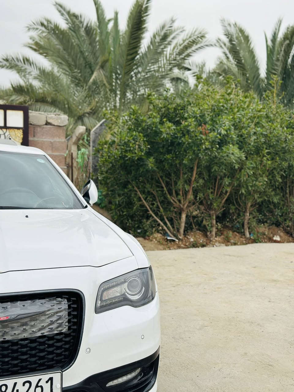 كرايسلر  اوباما 300S   (ألشايب👨🏻‍🦳⚜️)
الموديل :2023  . (خليجي) . 
العداد : ٥٥ الاف mi   . ) .
(سياره وكاله هارلم ام ضمان 📍)
المحرك : V6 . 3.6L . 
الضمان : 3 سنوات او 60 الف كيلو متر . 
مرقم اربيل  كامل بسمي تحويل ثاني يوم 
(السياره مكفوله كفاله عامه )
سياره جديده بعده اخت زيرو بمعنى الكلمه 
الموصفات 
 فول الفول 1/1 
المواصفات :
ردار امامي 
ردار جانبي 
* الواجهة الأمامية SRT. 
* پانوراما . 
* رادار مع مانع تصادم . 
* نقطة عمياء . 
* حساسات امامية . 
* مصابيح امامية زنون مع LED . 
* ويل قياس 20 أنج . 
* حساسات خلفية . 
* شاشه كبيرة مع نظام ملاحة نفكيشن GPS .
* سستم صوت الپاين مع سماعات بريميوم .
* مقصورة الركاب من الجلد الفاخر .  
* مقاعد أمامية كهربائية عدد 2 . 
* ذاكرة لحفظ وضعيات الجلوس (ميموري) . 
* مقاعد أمامية تبريد وتدفئة . 
* مقاعد خلفية تدفئة . 
* تشغيل عن بعد . 
* ستيرن كهربائي . 
* تدفئة ستيرن . 
* محدد سرعة . 
* تلفون بلوتوث . 
* كاميرا خلفية .
* مرايا متحسسة للاضاءة العالية .
* كير شفتر بالستيرن . 
* دخول ذكي (بصمة) .()
(للاستفسار اكثر(***********)
(مكاني حلة  ) 
بيع فقط
